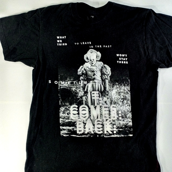 It Chapter Two It Comes Back Poster T-Shirt Black - Picture 1 of 8